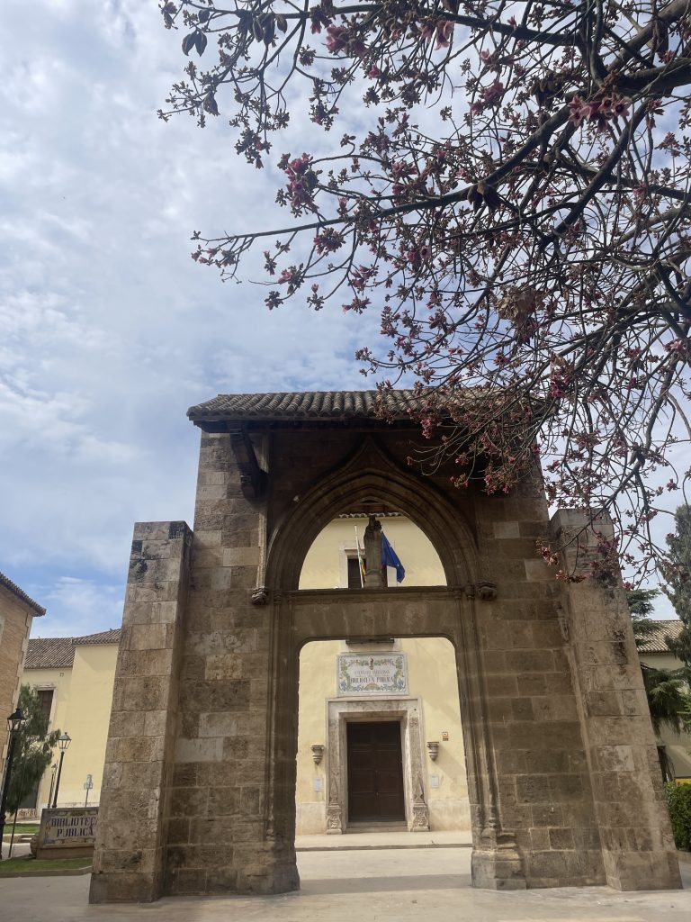 瓦伦西亚熟悉又陌生的街道 / The familiar and unfamiliar streets of Valencia
